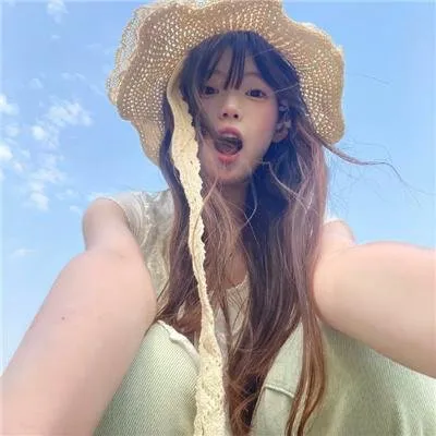 【反战童话】《哈尔的移动城堡》原著《魔法阿妈》？(非日影) -> 改用：《玛丽与魔女之花》米林宏昌：继承吉卜力画风的魔幻冒险奇遇