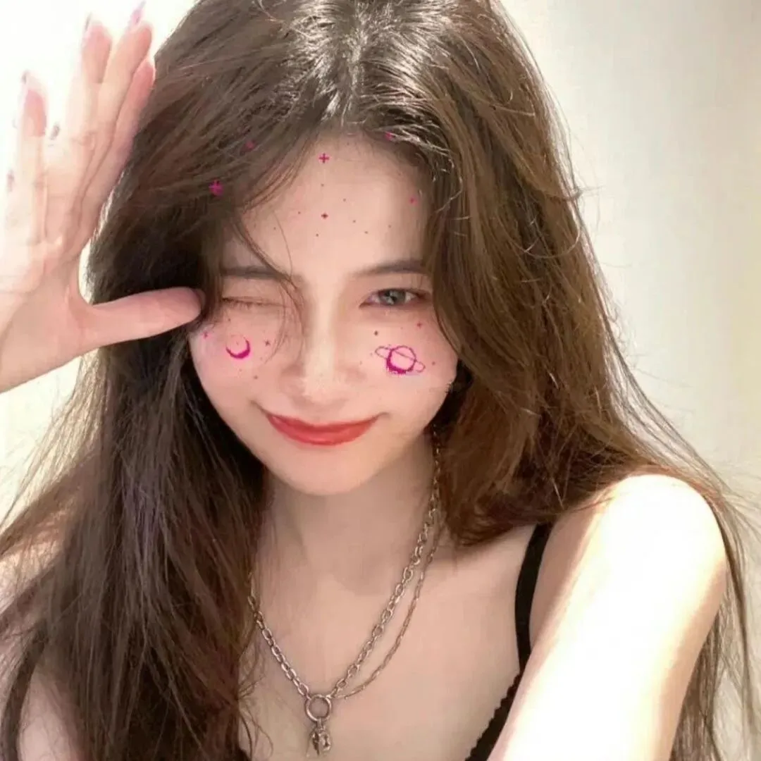 【社会反思】《明天，我会成为谁的女友》全集在线：出租女友、陪酒女、追星族的边缘女性真实生活图鉴
